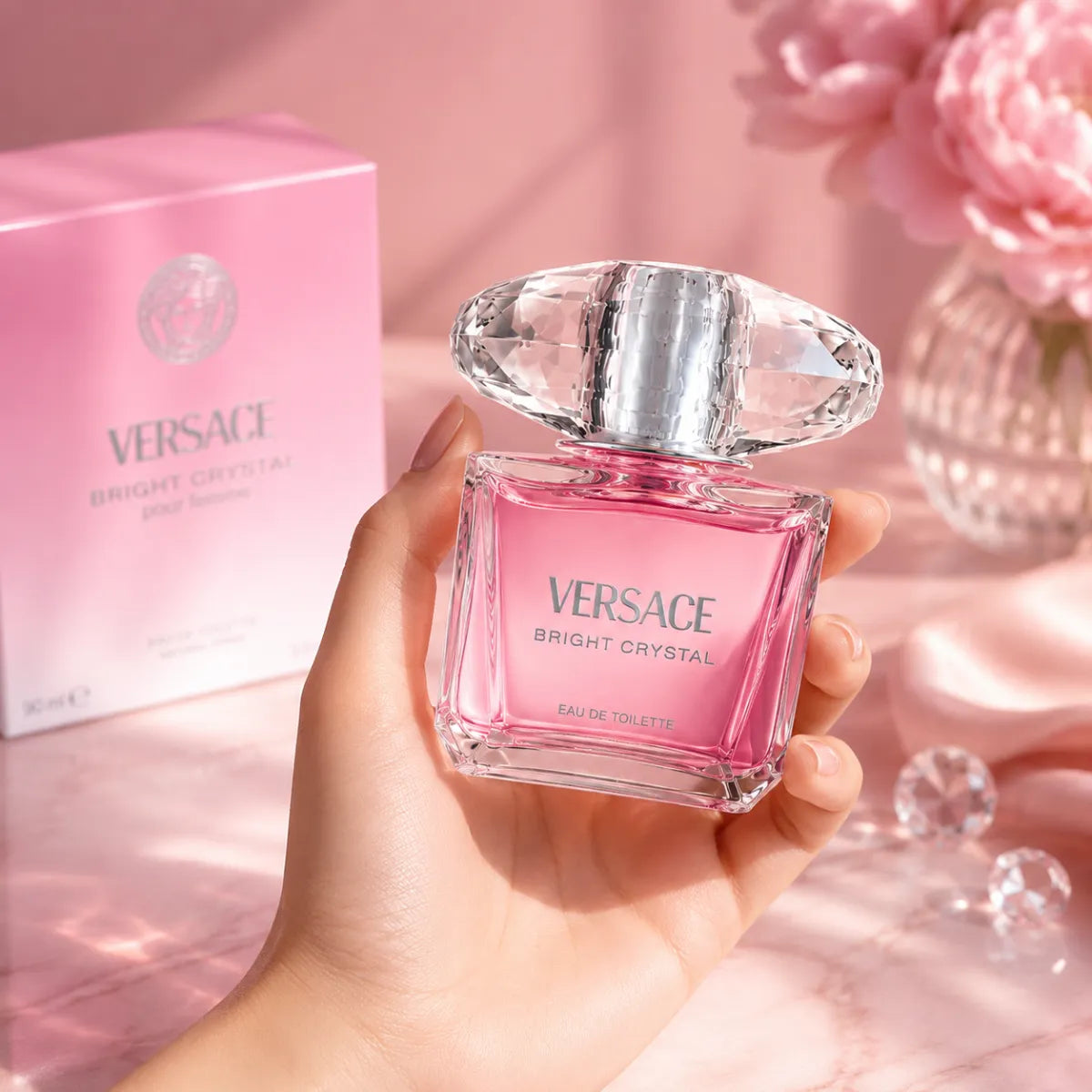 Premium Versace Bright Crystal EDT 90ml available in Qatar at best price, sophisticated women's fragrance - perfumesouq Qatar